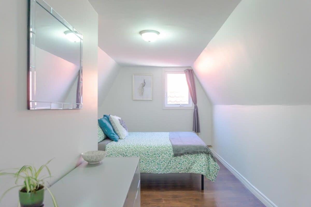 Appartamento Amazing location in Saint John 2 Br Modern Parking New Esterno foto