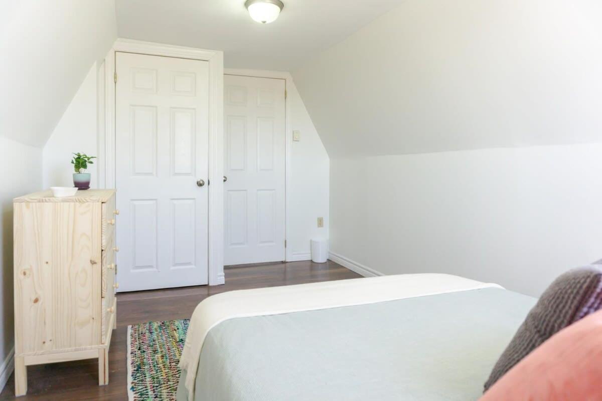 Appartamento Amazing location in Saint John 2 Br Modern Parking New Esterno foto